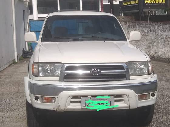 TOYOTA HILUX SW4 3.0 4X4 8V TURBO DIESEL 4P MANUAL